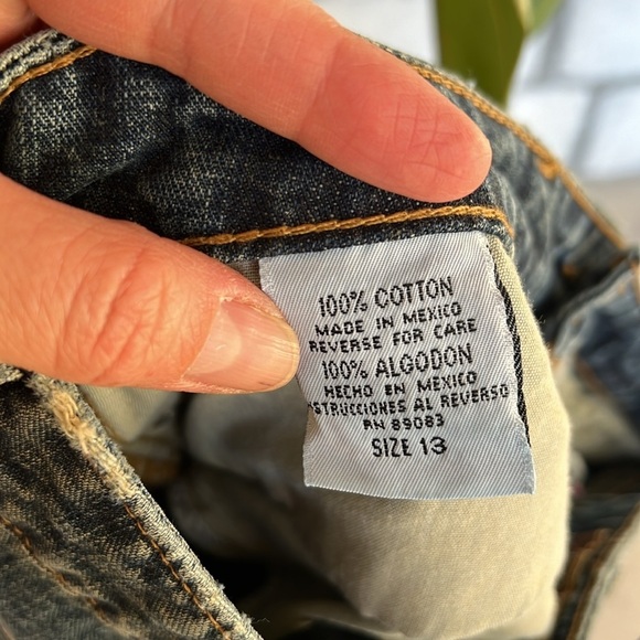 L.e.i Vintage Y2K Denim Skirt. Released Hem. Dark Wash. Distressed. Sz 13 - Picture 7 of 8